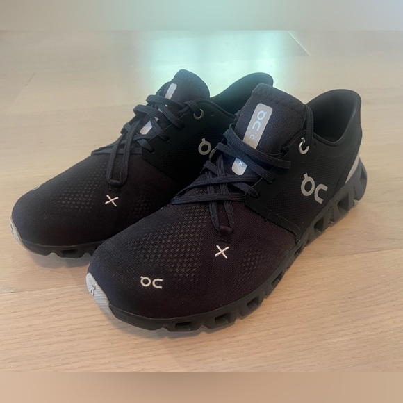 On Cloud X 4 Running Black Athletic Shoes - Picture 6 of 8